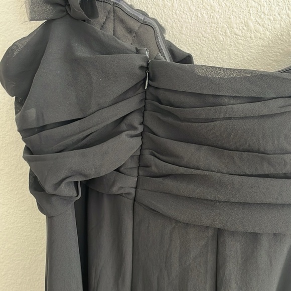 Lulu's Elegant Invite Black Ruffled One-Shoulder Maxi Dress NWT Size Medium - Picture 10 of 11